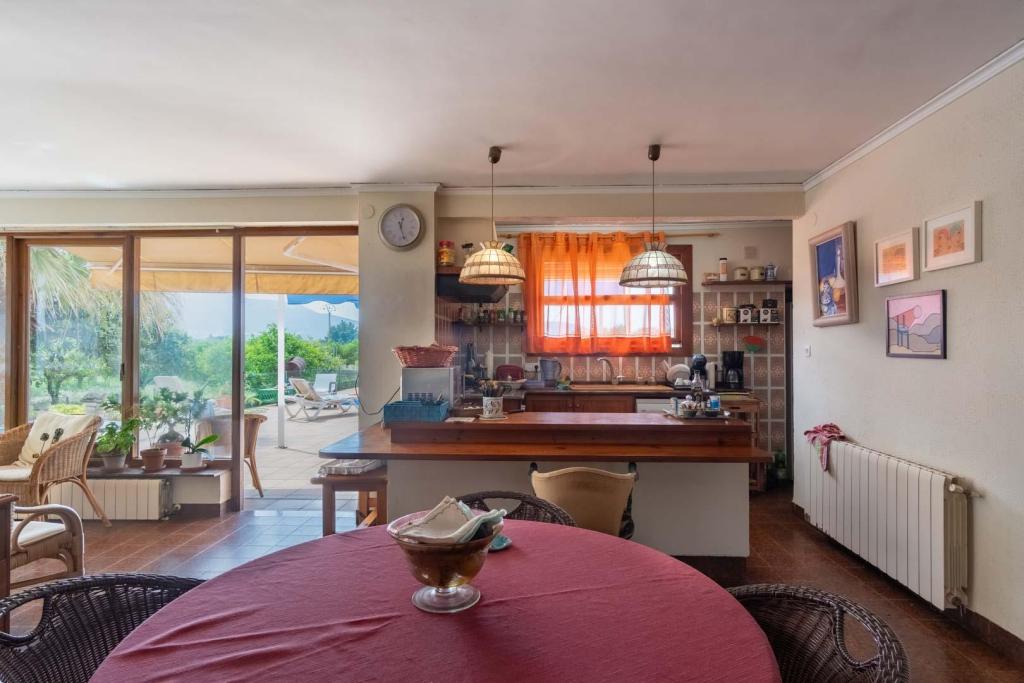 5 bed villa in Denia