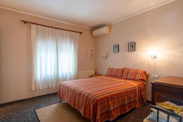 5 bed villa in Denia
