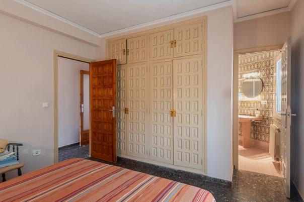 5 bed villa in Denia