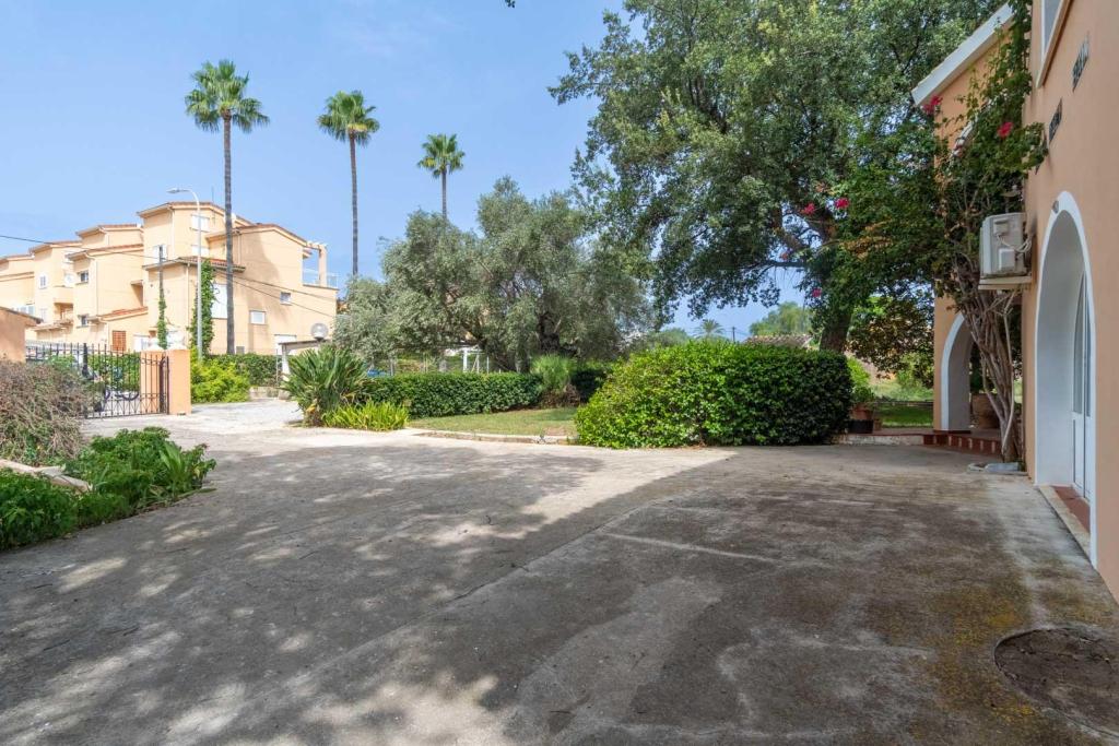 5 bed villa in Denia