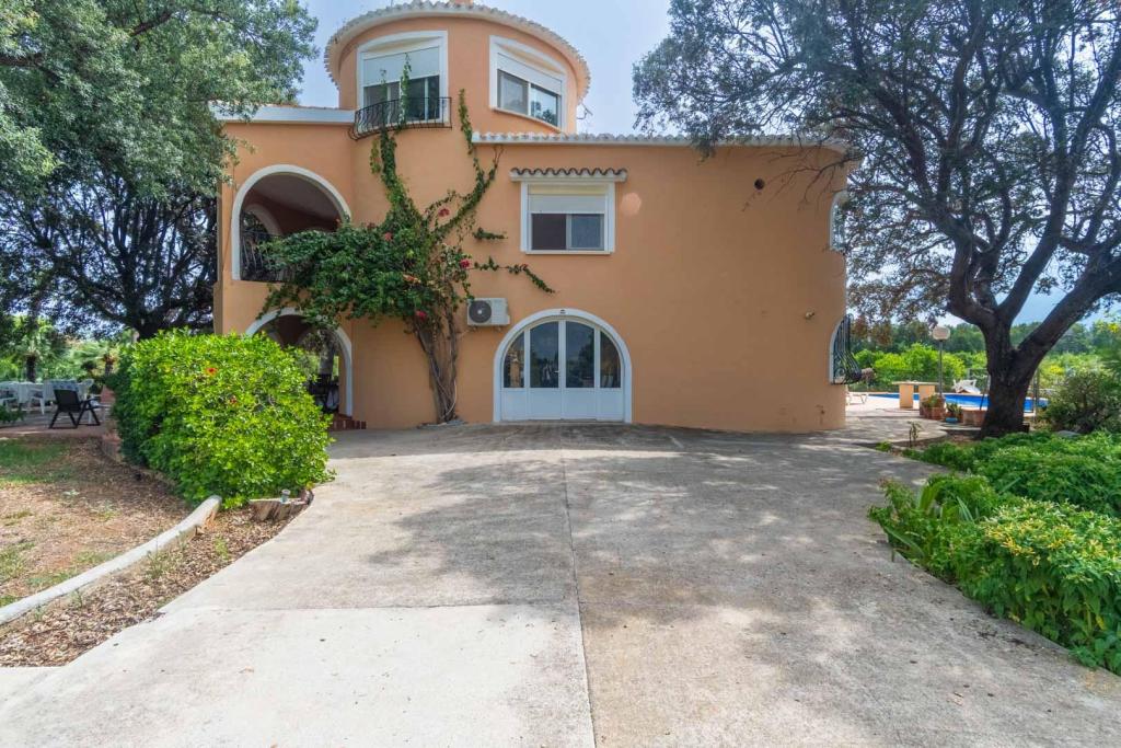 5 bed villa in Denia