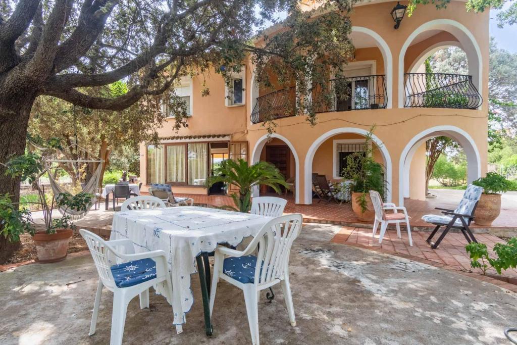 5 bed villa in Denia