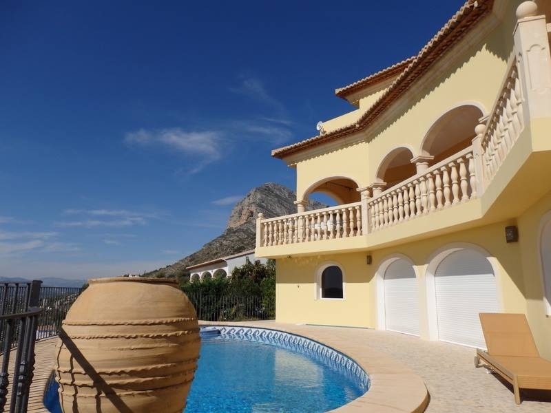 CB Villas - Holiday & Long Term Rentals