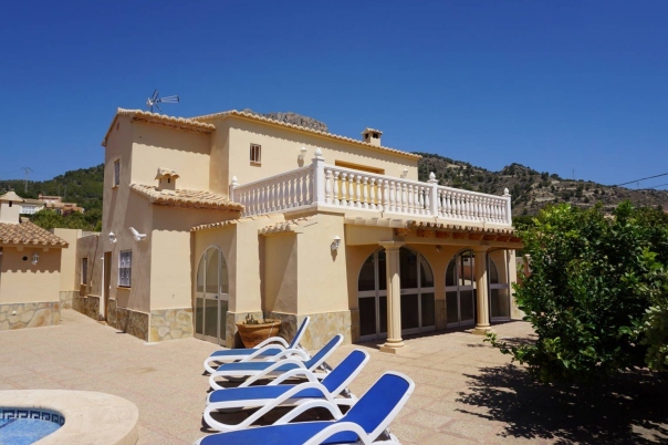 5 bed casa / chalet in Calpe / Calp