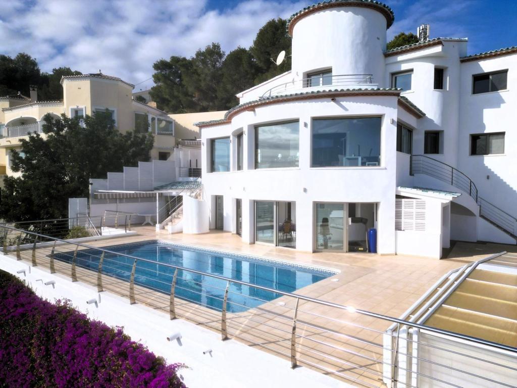 8 bed casa / chalet in Calpe