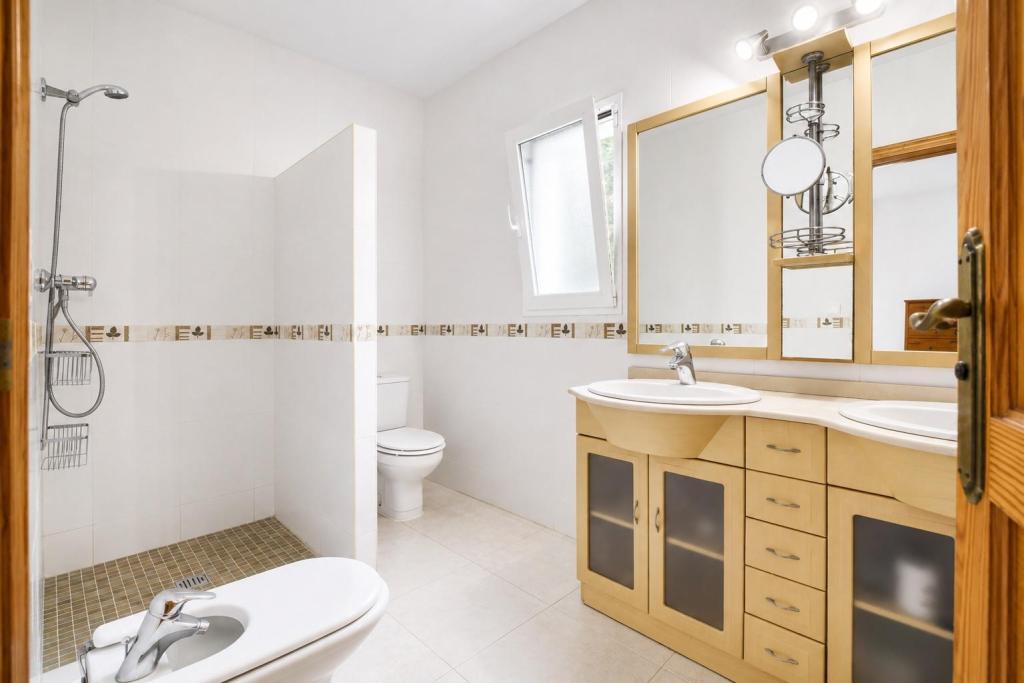 5 bed villas in Javea