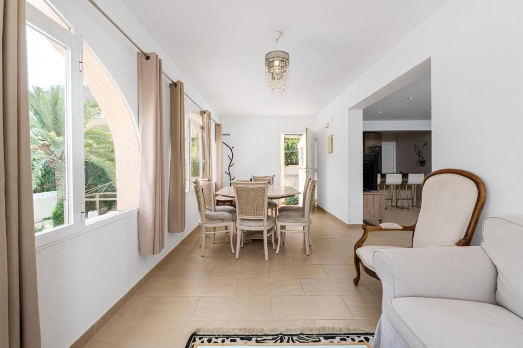 9 bed villa in Albir