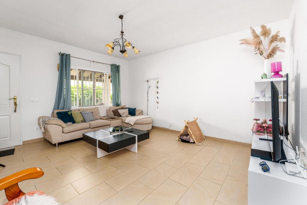 9 bed villa in Albir