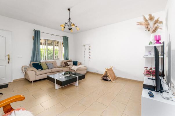 9 bed villa in Albir