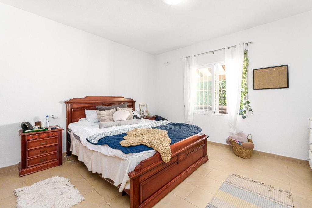 9 bed villa in Albir