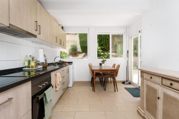 9 bed villa in Albir