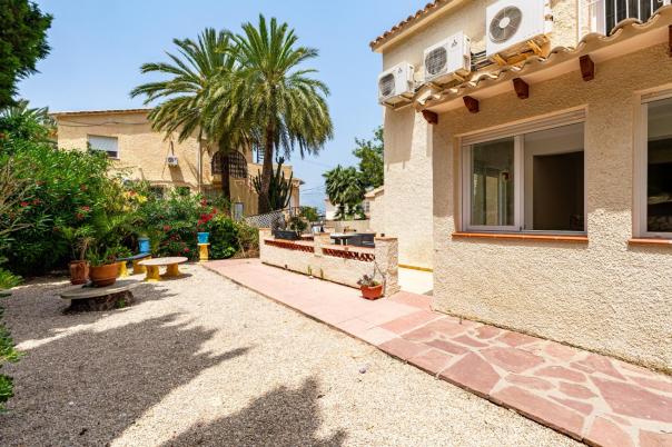 9 bed villa in Albir