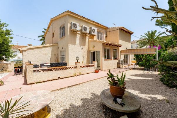 9 bed villa in Albir