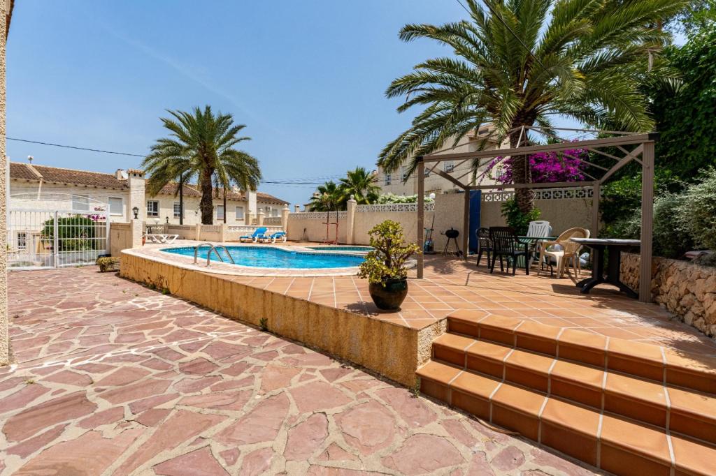 9 bed villa in Albir