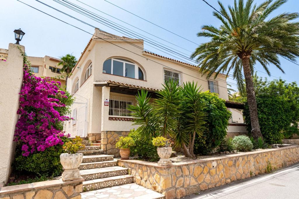 9 bed villa in Albir