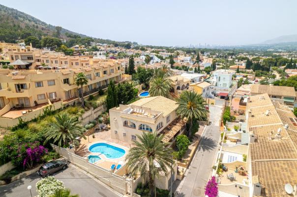 9 bed villa in Albir