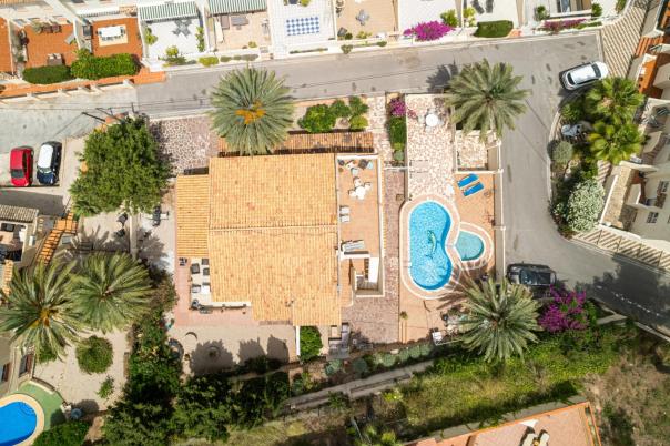 9 bed villa in Albir