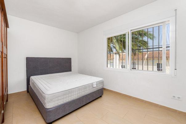 9 bed villa in Albir