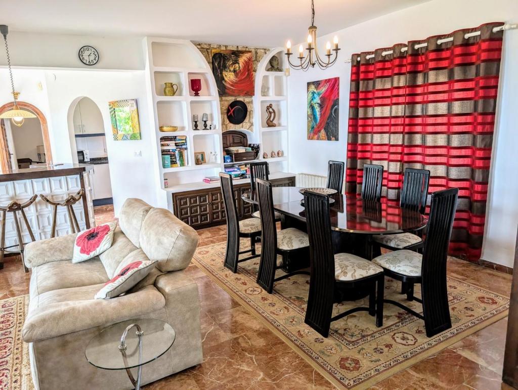4 bed villas in Moraira