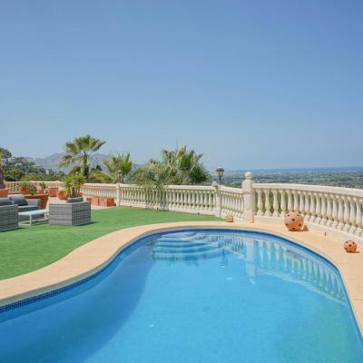 5 bed villa in Pedreguer