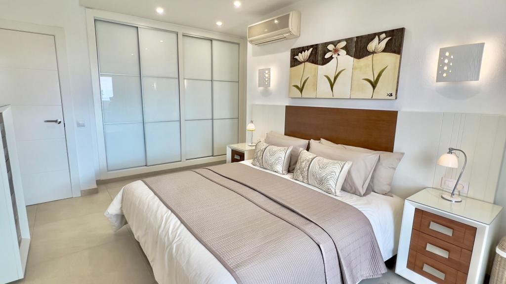 5 bed villa in Moraira