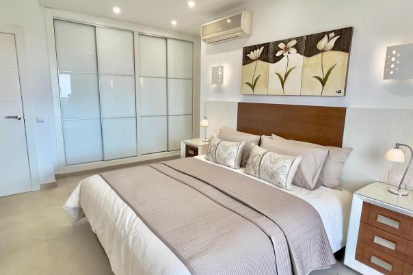 5 bed villa in Moraira
