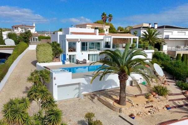 5 bed villa in Moraira