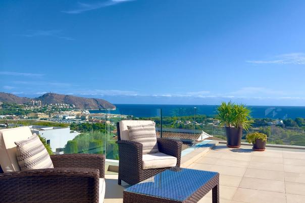5 bed villa in Moraira