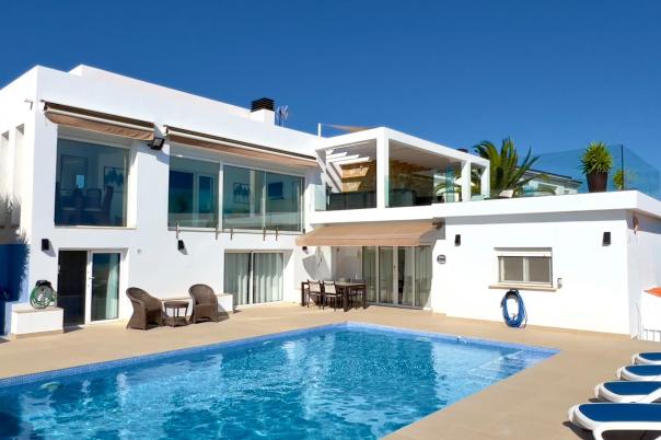 5 bed villa in Moraira