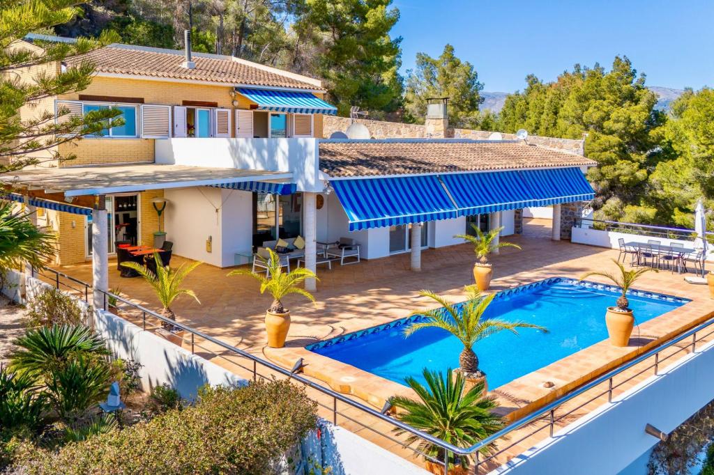 5 bed villa in Callosa de Ensarriá