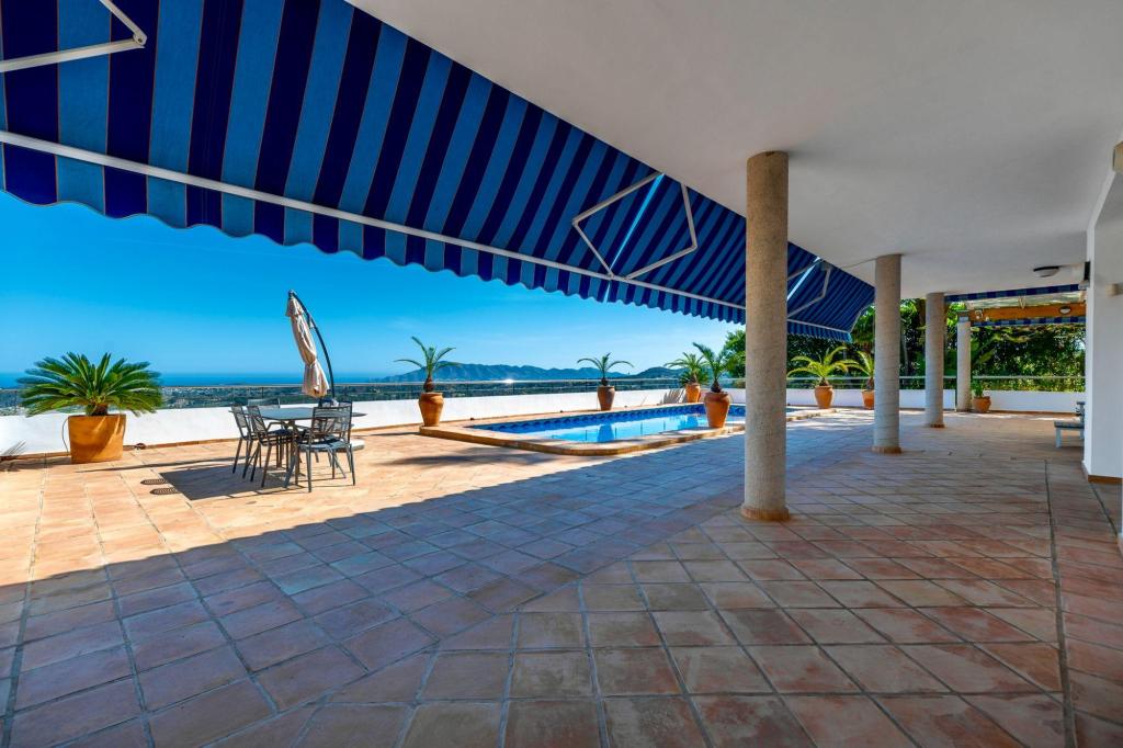 5 bed villa in Callosa de Ensarriá