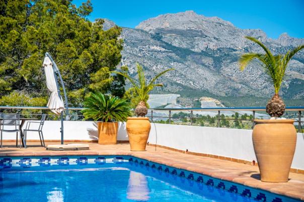 5 bed villa in Callosa de Ensarriá