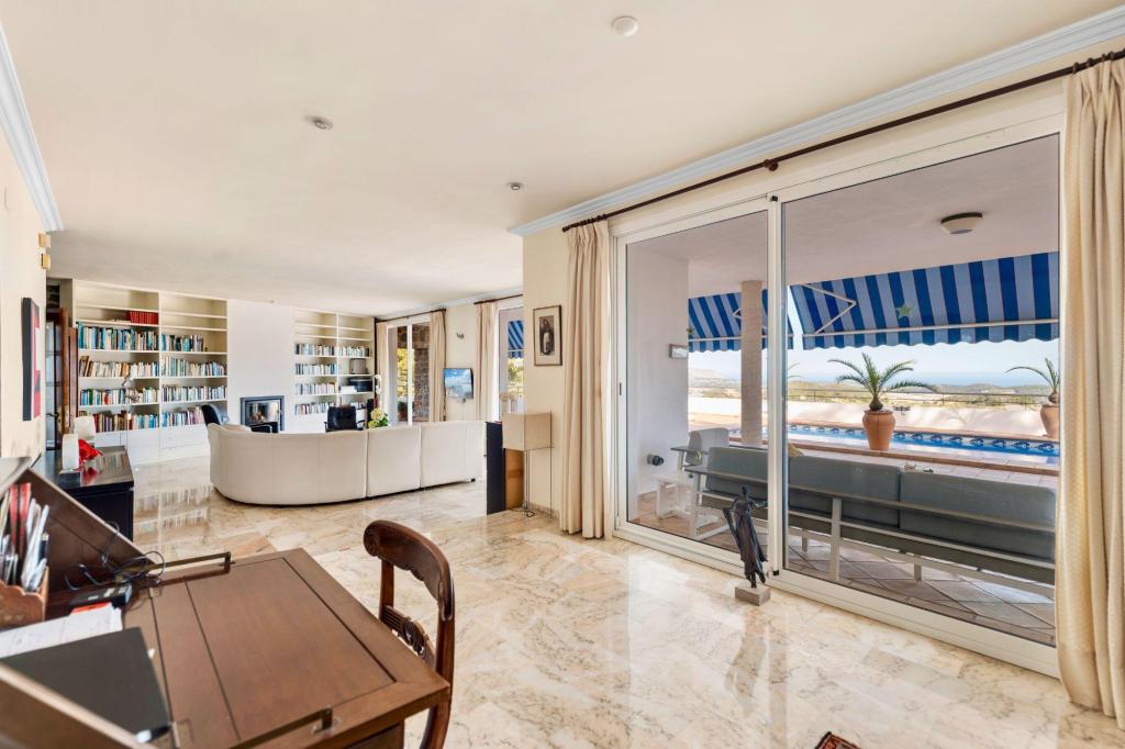 5 bed villa in Callosa de Ensarriá