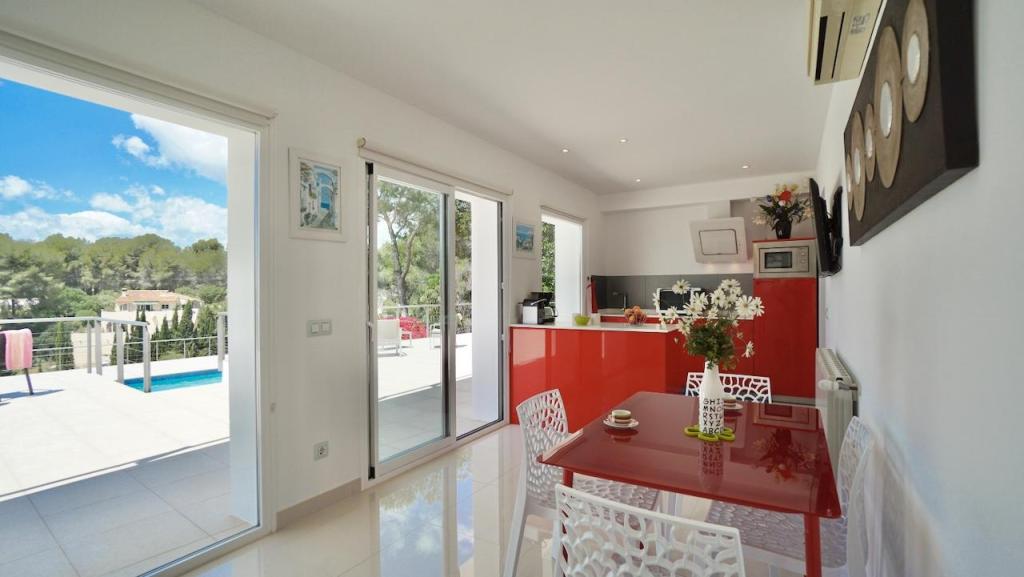 5 bed villas in Moraira