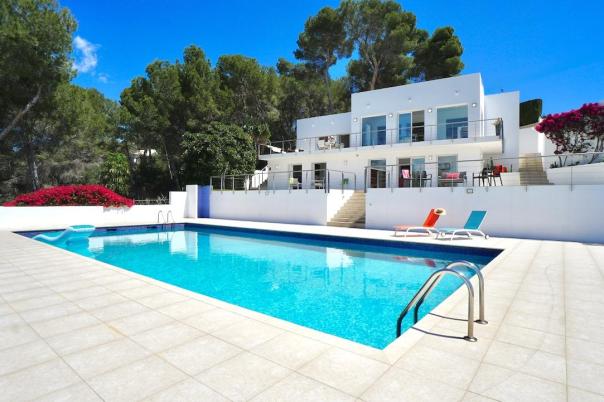 5 bed villas in Moraira