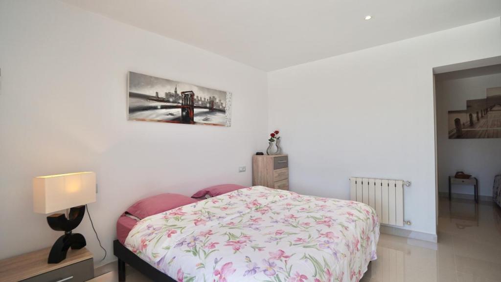 5 bed villas in Moraira