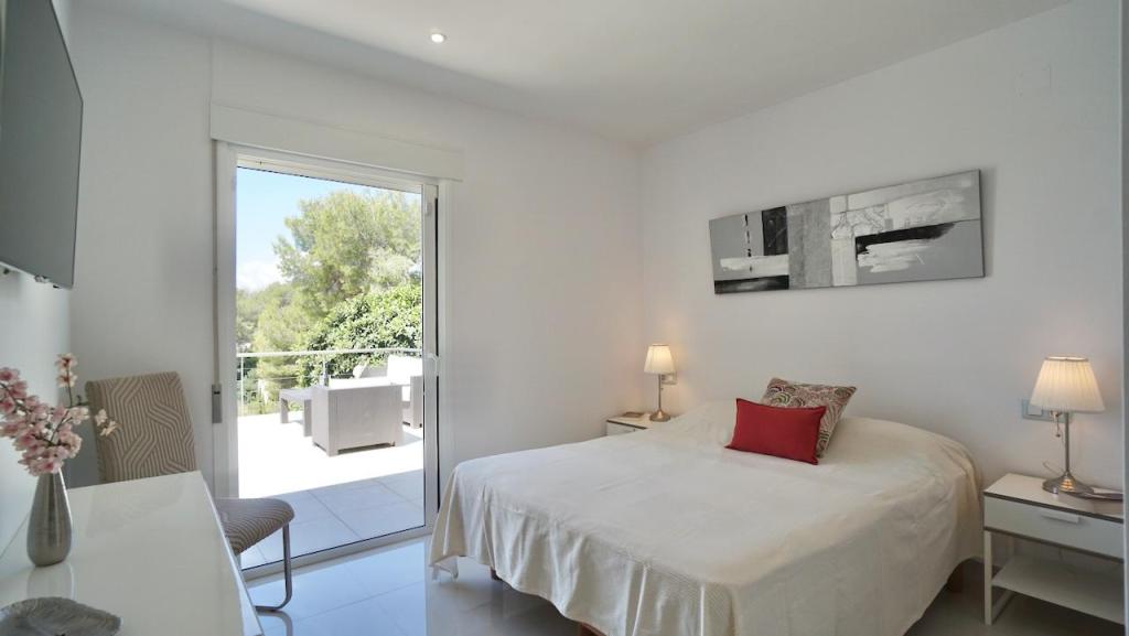 5 bed villas in Moraira