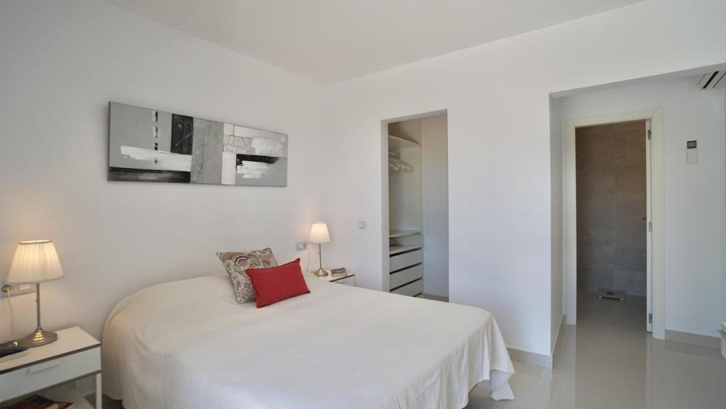 5 bed villas in Moraira