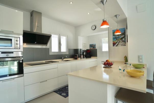 5 bed villas in Moraira