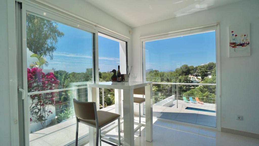 5 bed villas in Moraira