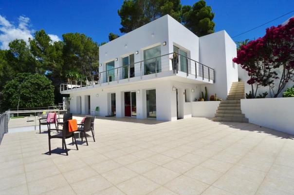 5 bed villas in Moraira