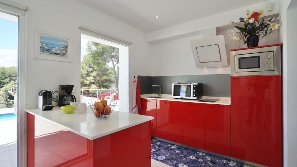 5 bed villas in Moraira