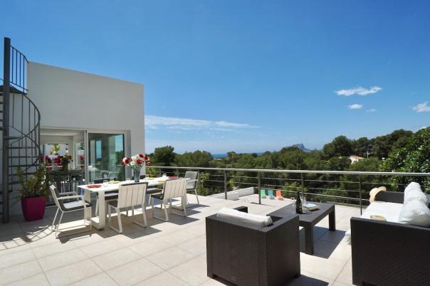 5 bed villas in Moraira