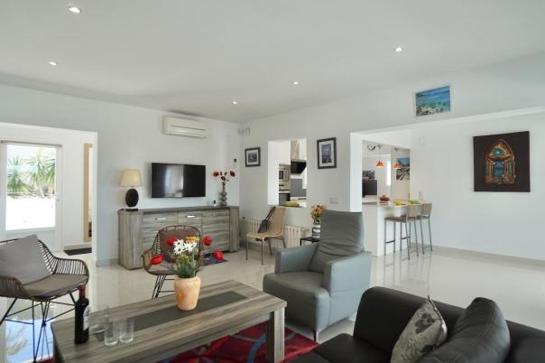 5 bed villas in Moraira