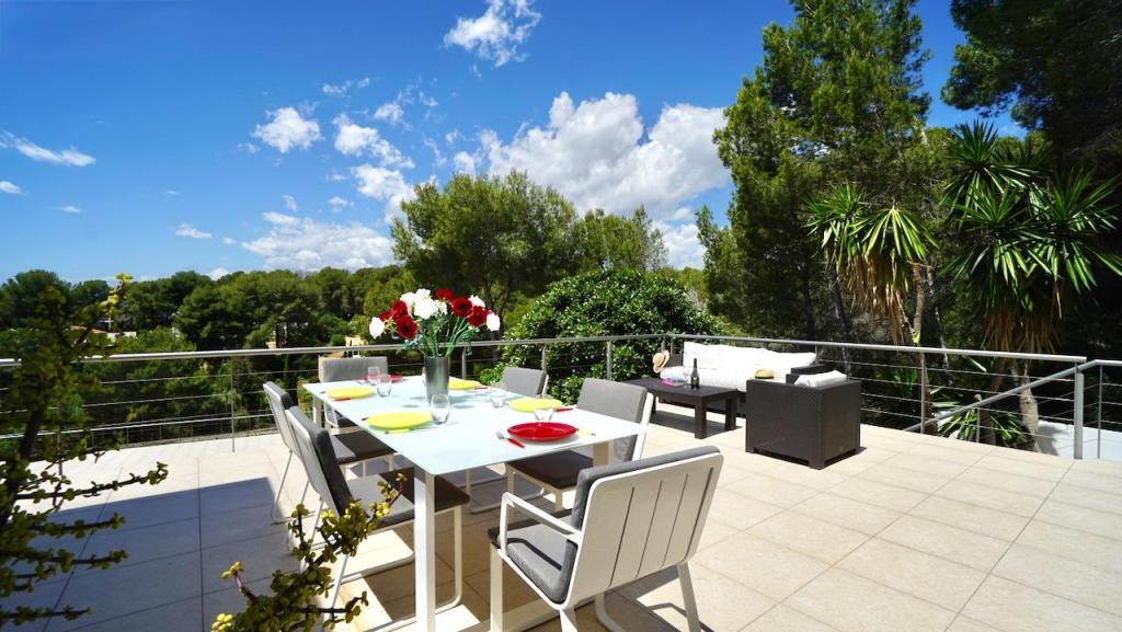 5 bed villas in Moraira