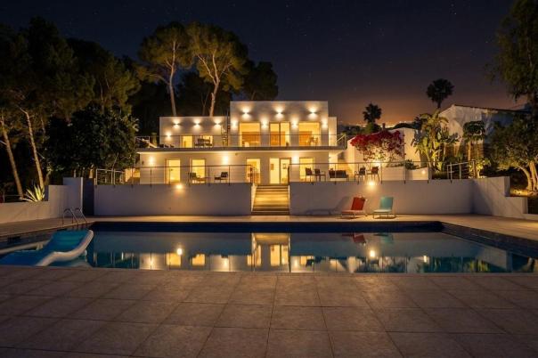 5 bed villas in Moraira