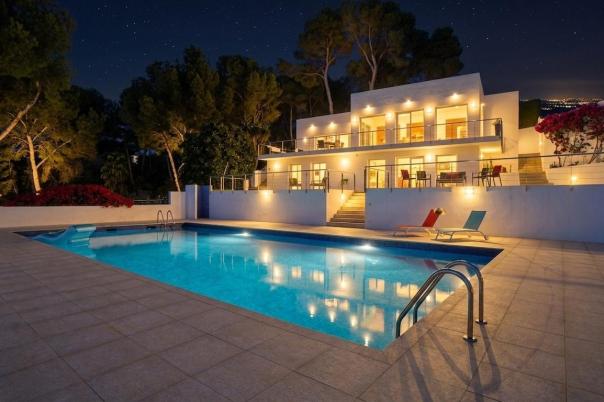 5 bed villas in Moraira