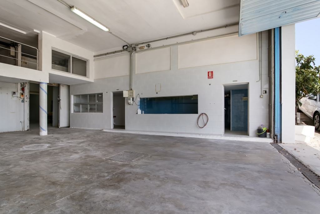 commercial premises in Calp