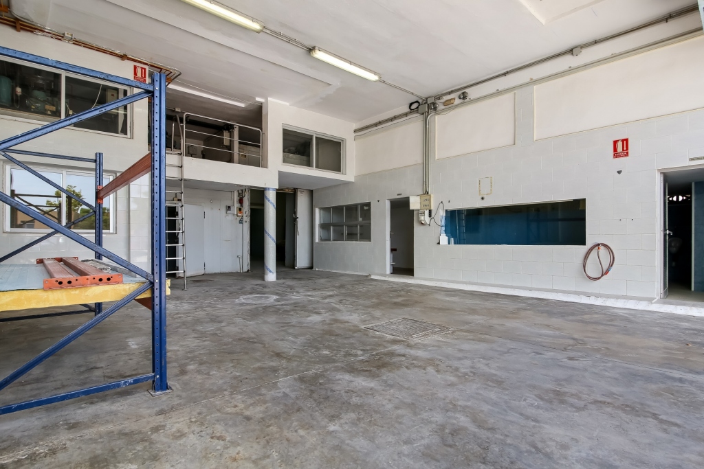 commercial premises in Calp