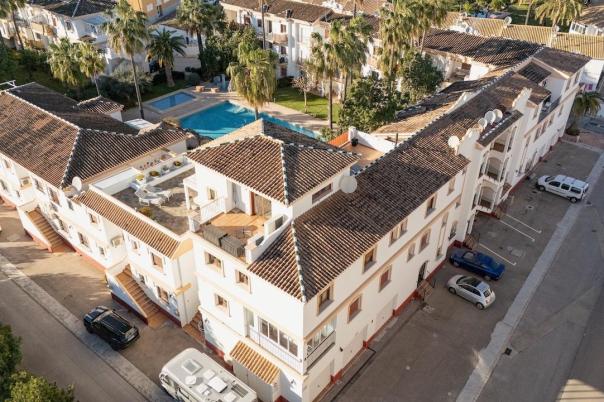 4 bed apartments - flats in Denia